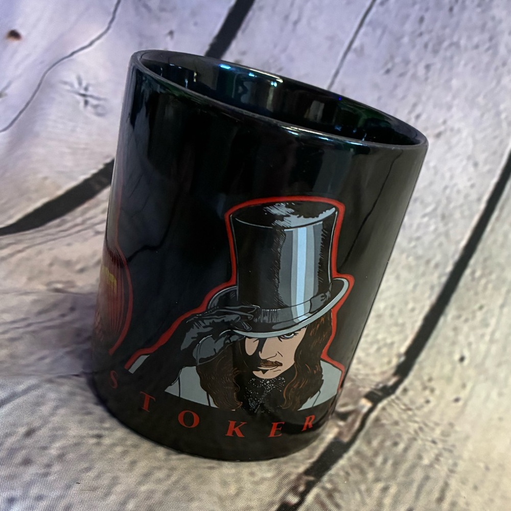 VINTAGE 1992 BRAM STOKERS DRACULA BLACK COFFEE CUP MUG 10‎ OZ. COLUMBIA PICTURES